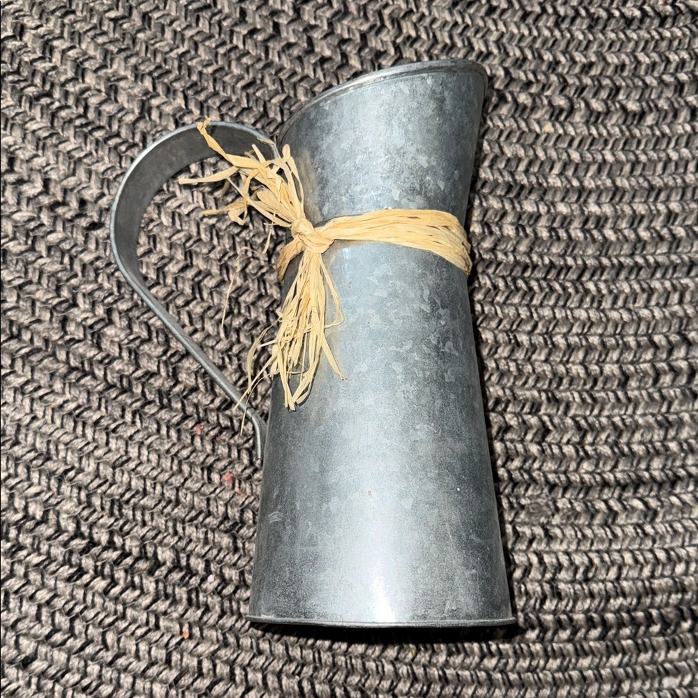 Rustic Metal Pitcher with Handle light grey2